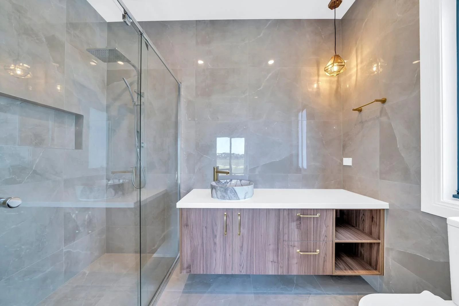 Ensuite with floating vanity